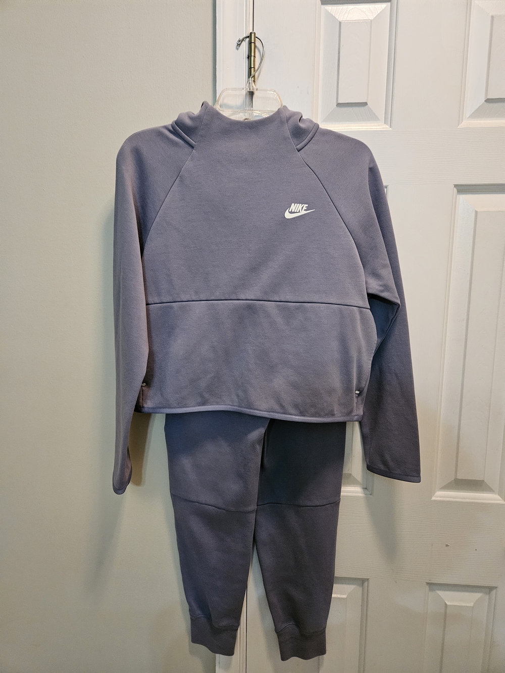 Nike Cropped Hoodie & Joggers Set